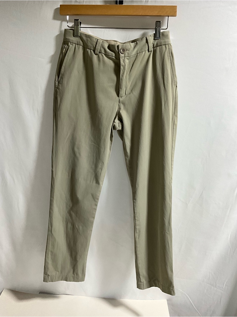 Vineyard Vines On the Go Performance Khaki Tan Boys 14